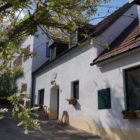 Hofgassl Zentgraf Bed and Breakfast Mörbisch am See Esterno foto