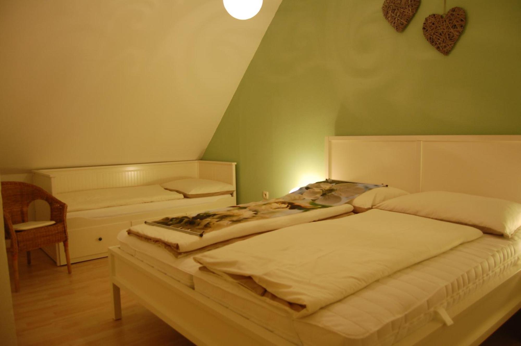 Hofgassl Zentgraf Bed and Breakfast Mörbisch am See Esterno foto